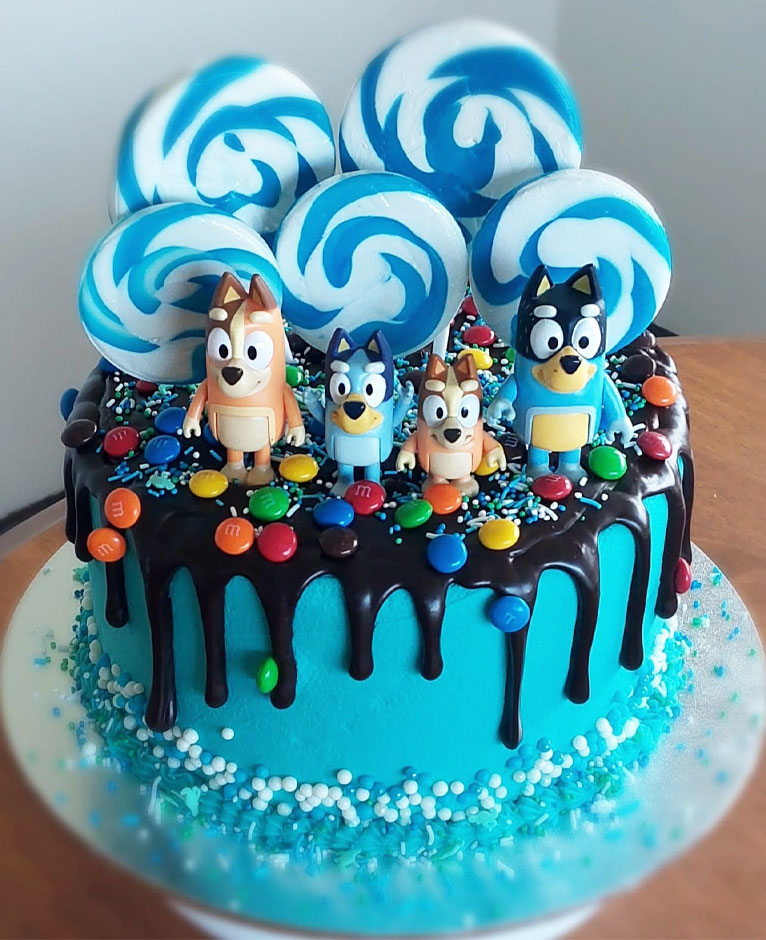 Abbie Morrissey Bluey drip cake.