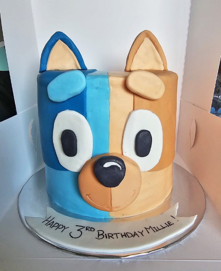 Bluey and Bingo cake by Rebecca Gomez.