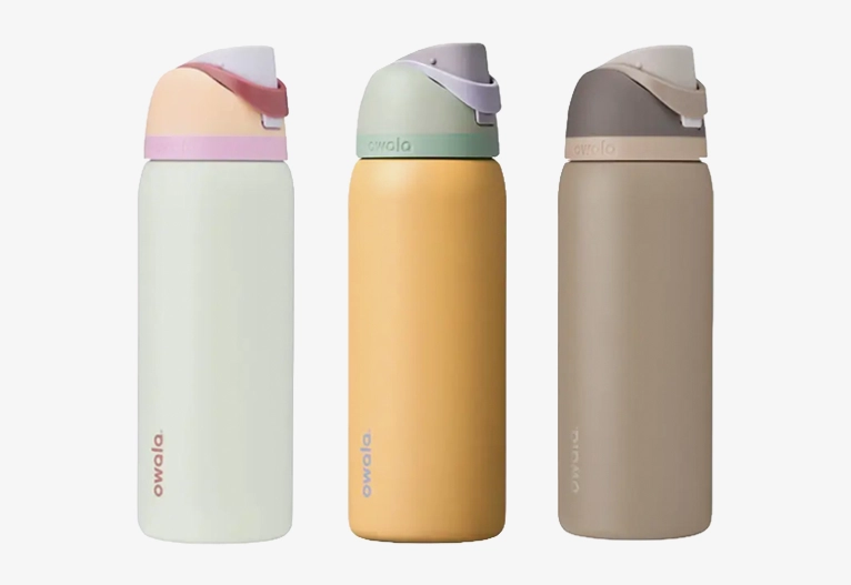Owala FreeSip 946ml drink bottles.